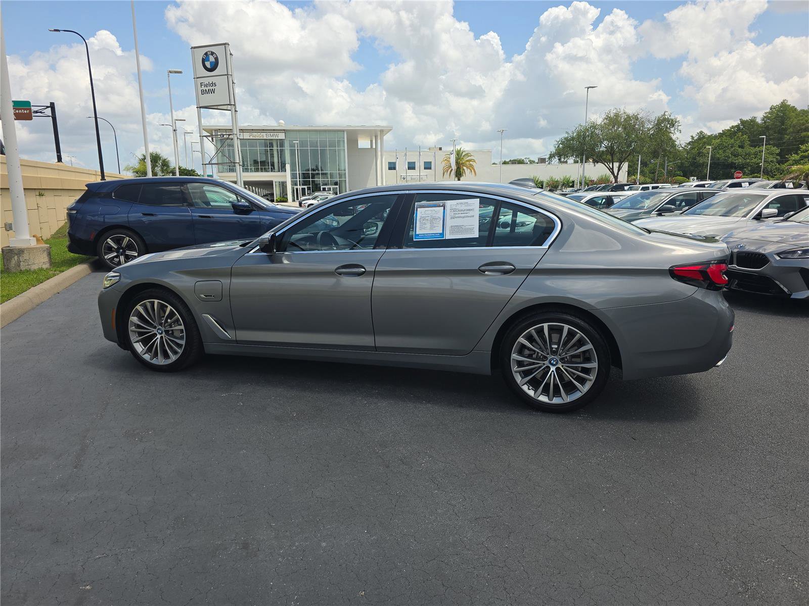 Used 2023 BMW 530e w/ Premium Package RWD image 6