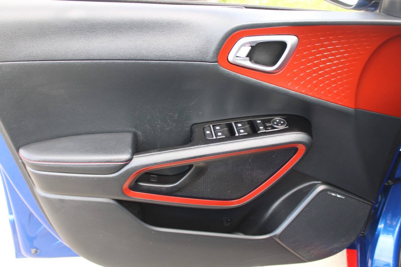 Used 2022 Kia Soul Turbo FWD image 18