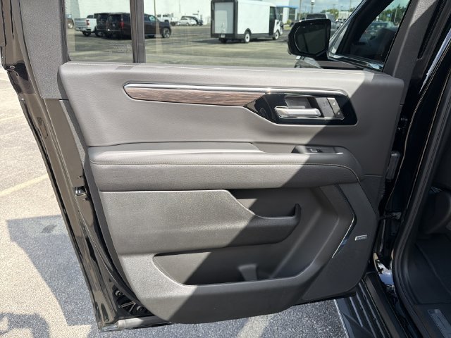 New 2026 Chevrolet Suburban Premier AWD/4WD image 25