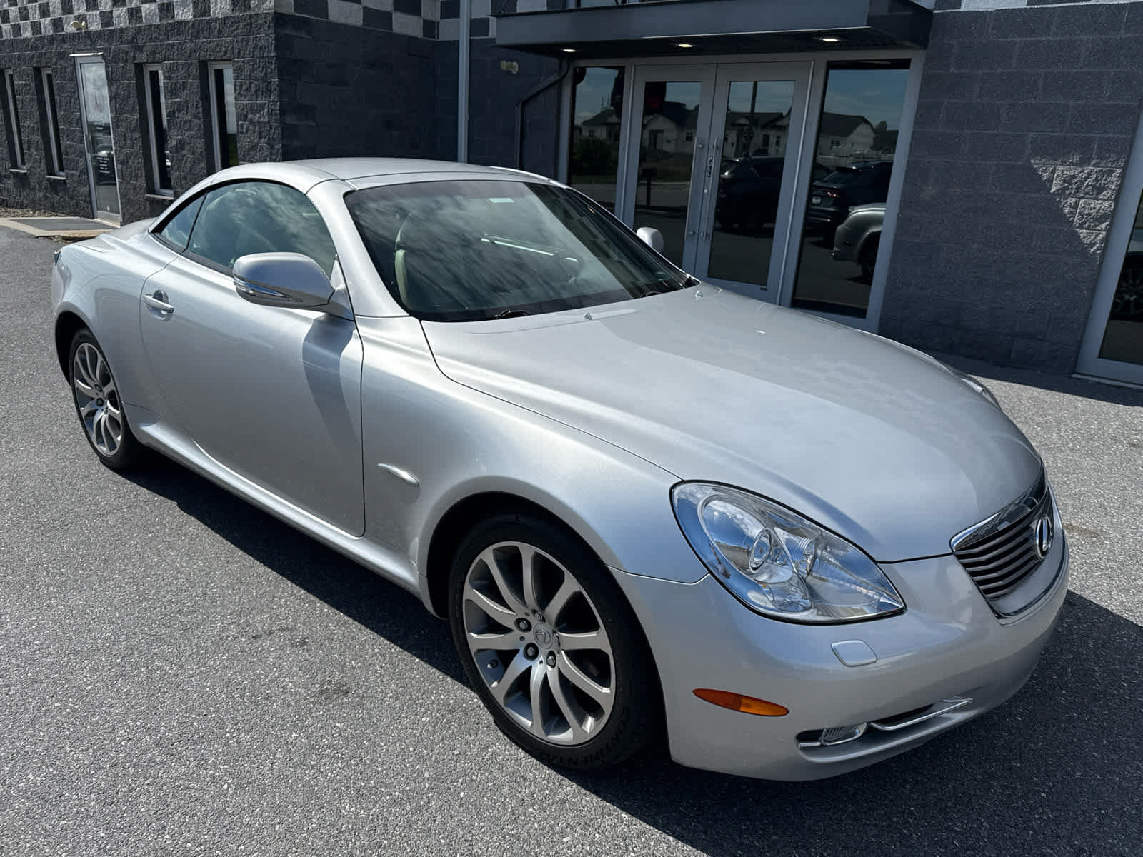 Used 2009 Lexus SC 430 Convertible RWD image 3