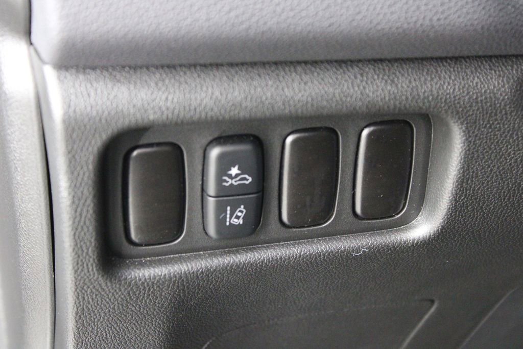 Used 2025 Mitsubishi Outlander Sport ES image 17