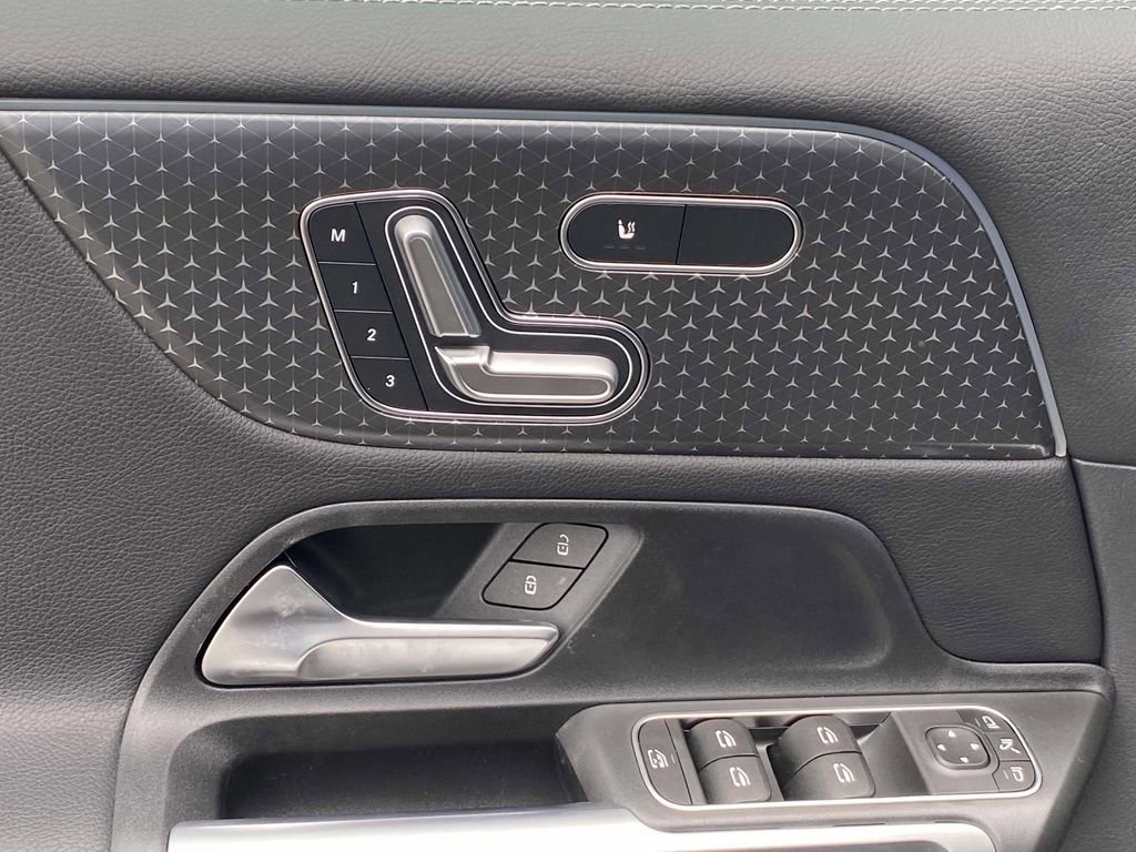 Certified 2025 Mercedes-Benz GLB 250 image 16