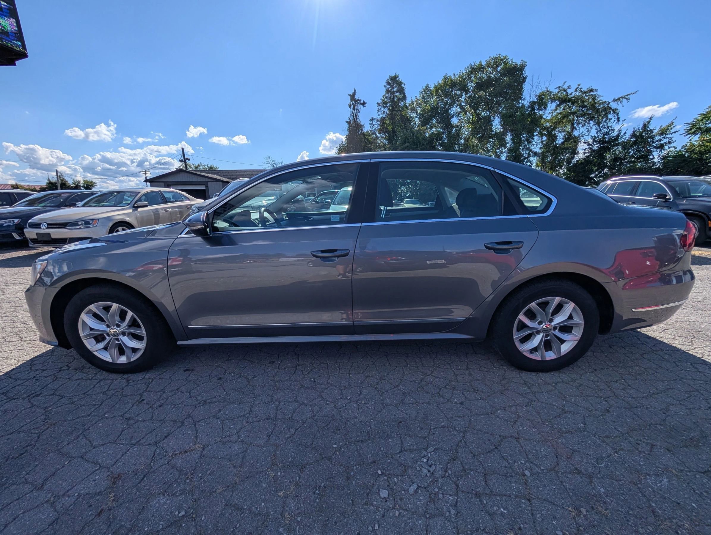 Used 2017 Volkswagen Passat 1.8T S image 3