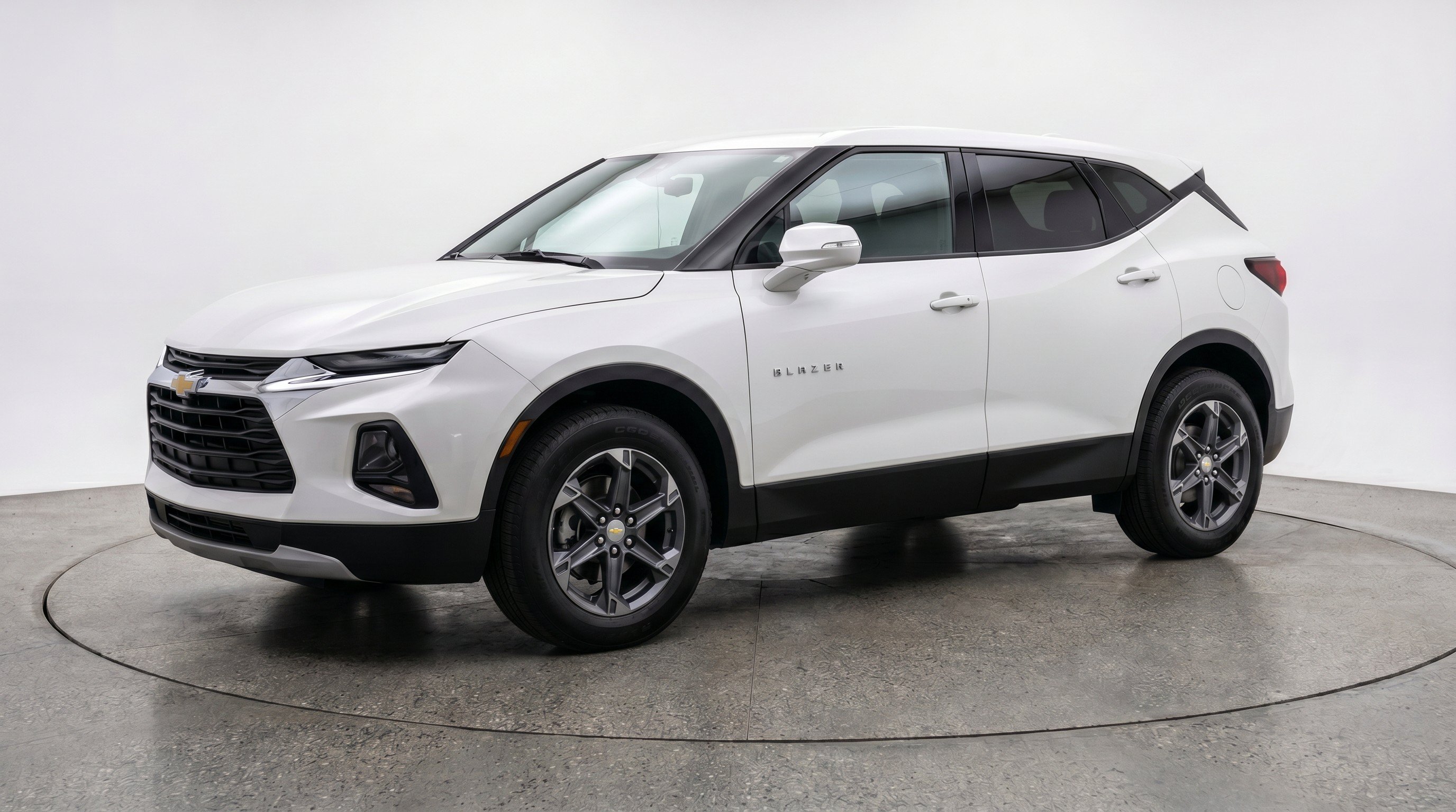 Used 2026 Chevrolet Blazer LT FWD image 3