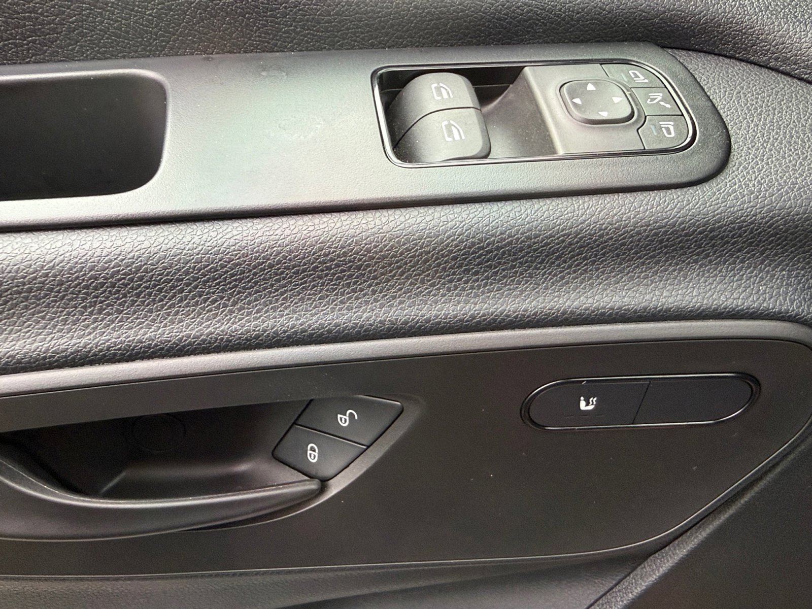 Used 2024 Mercedes-Benz Sprinter 144 Cargo image 17