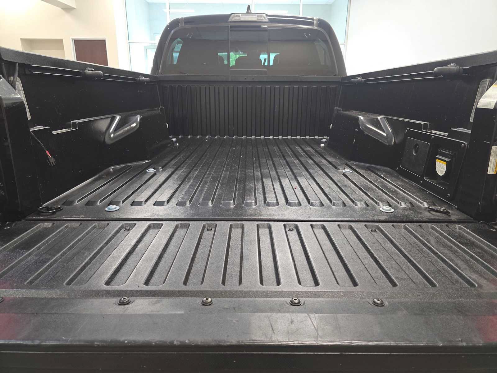 Used 2020 Toyota Tacoma TRD Off-Road w/ TRD Premium Off Road Package AWD/4WD image 30