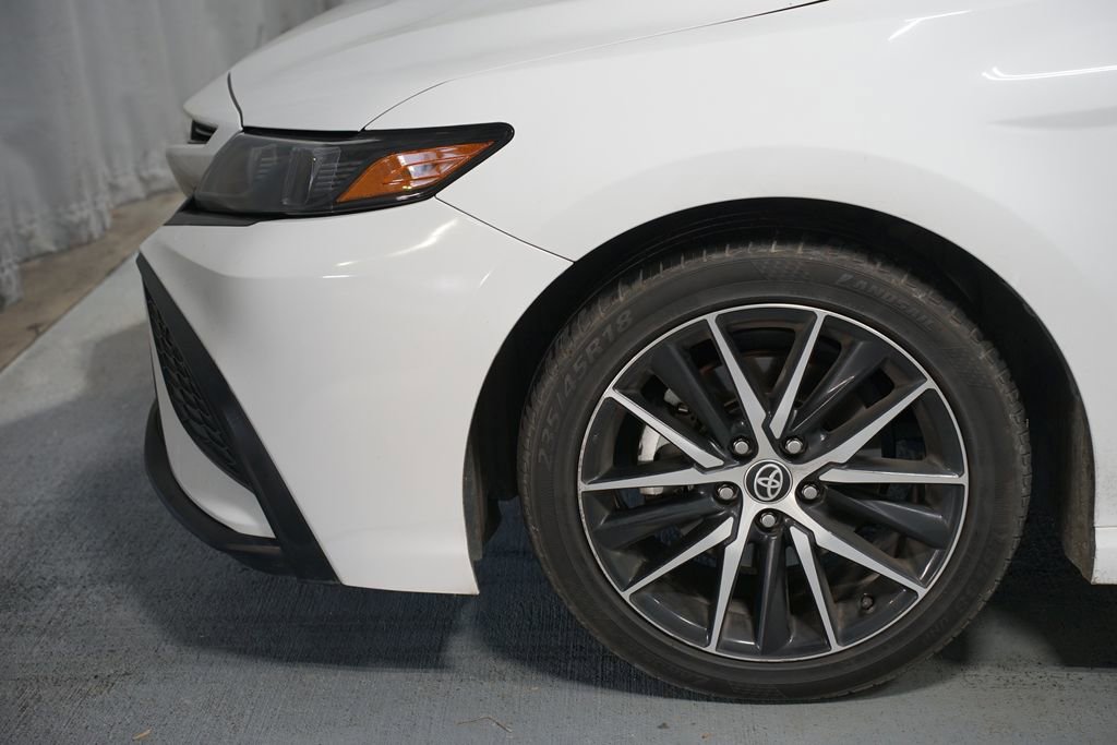 Used 2024 Toyota Camry SE image 5
