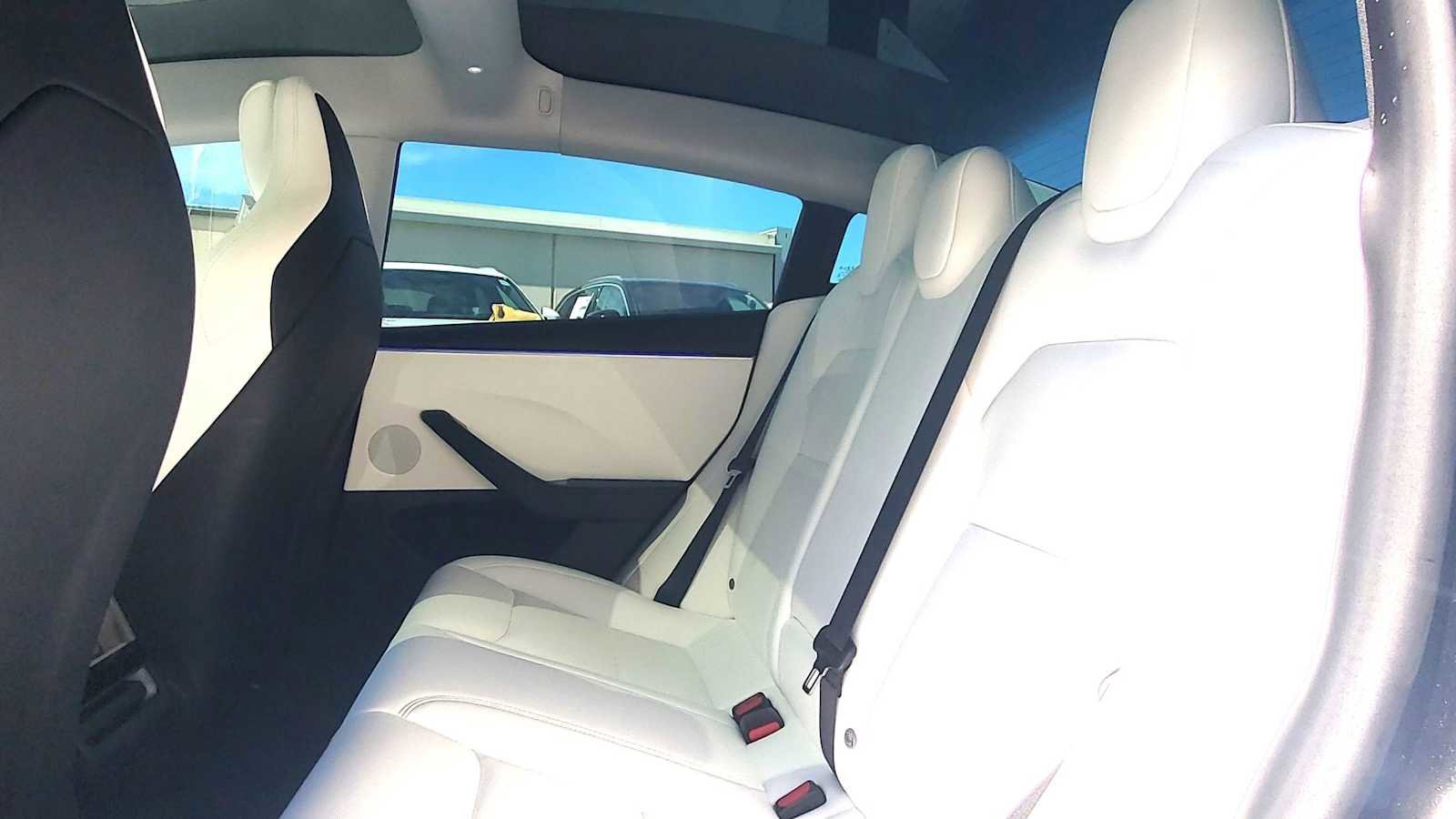 Used 2024 Tesla Model 3 Performance image 19