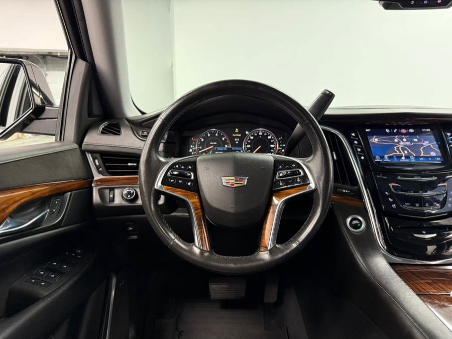Used 2015 Cadillac Escalade Premium image 46
