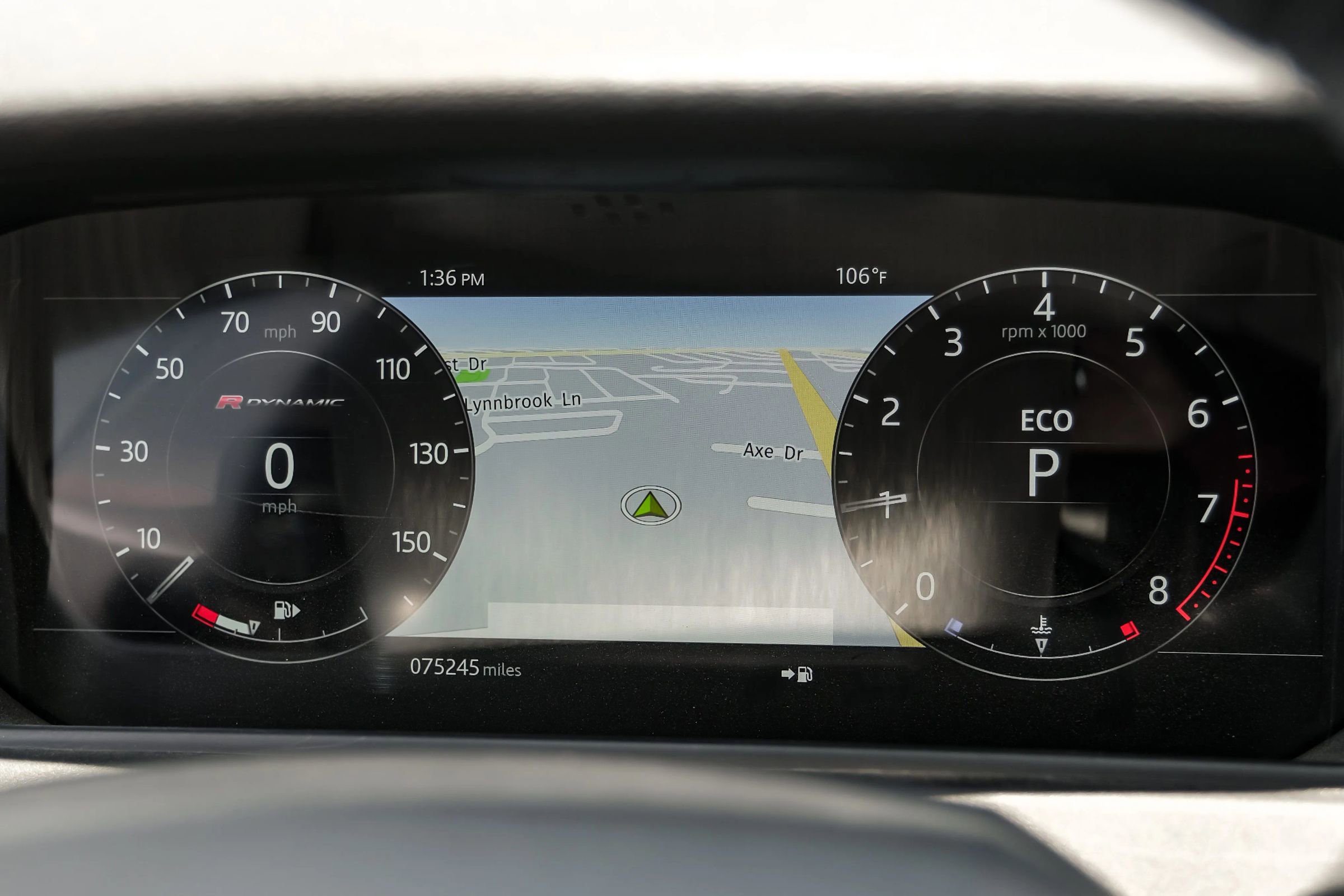 Used 2018 Land Rover Range Rover Velar R-Dynamic SE image 19