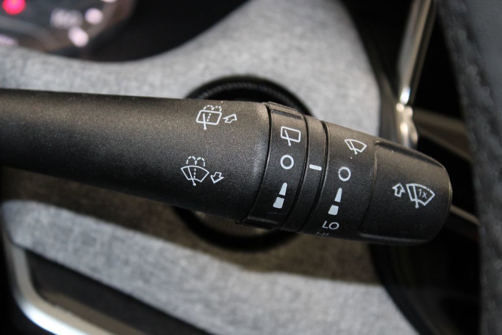 Used 2024 Jeep Compass Latitude image 35