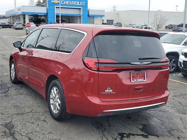 New 2026 Chrysler Pacifica Select image 3