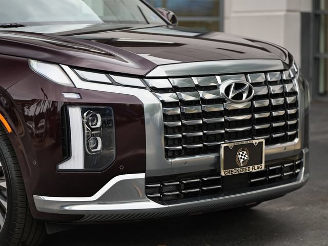 Used 2023 Hyundai Palisade Calligraphy FWD image 2