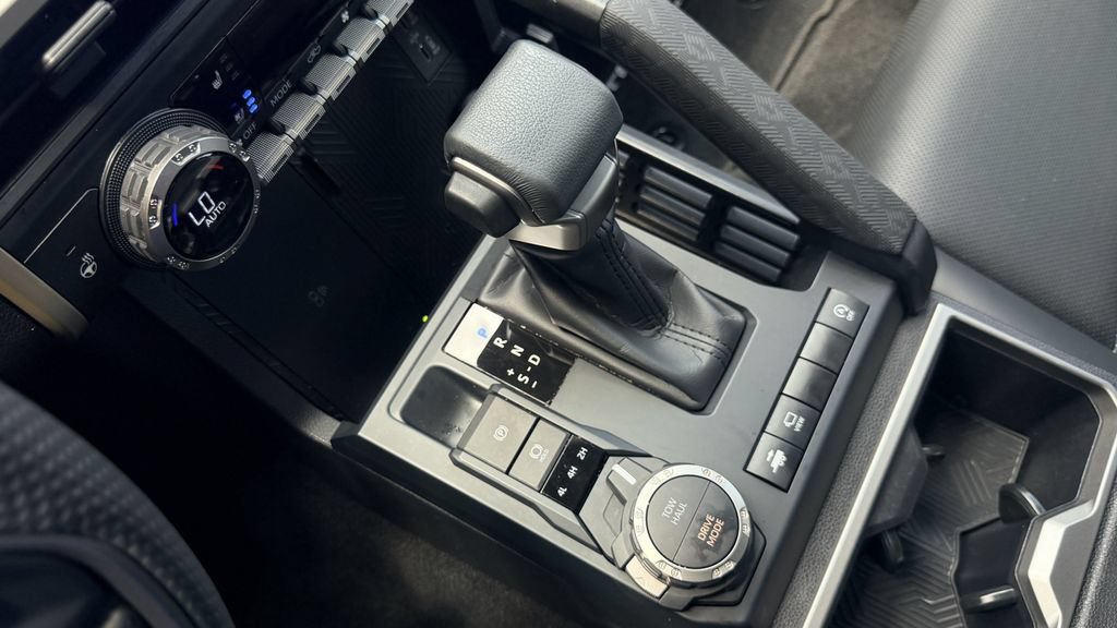 Used 2025 Toyota Tacoma Limited AWD/4WD image 19