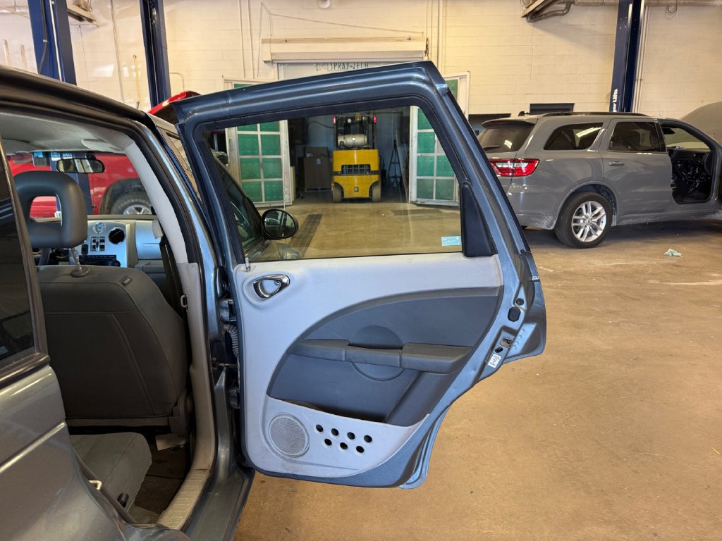 Used 2008 Chrysler PT Cruiser FWD image 29