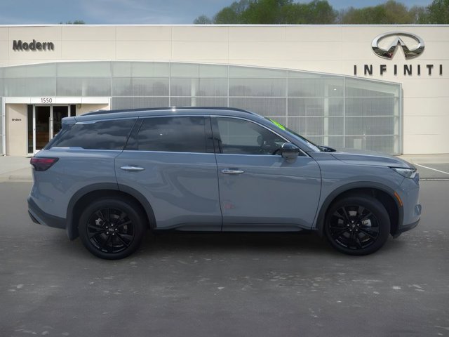 Certified 2025 INFINITI QX60 Luxe w/ Black Edition FWD image 3