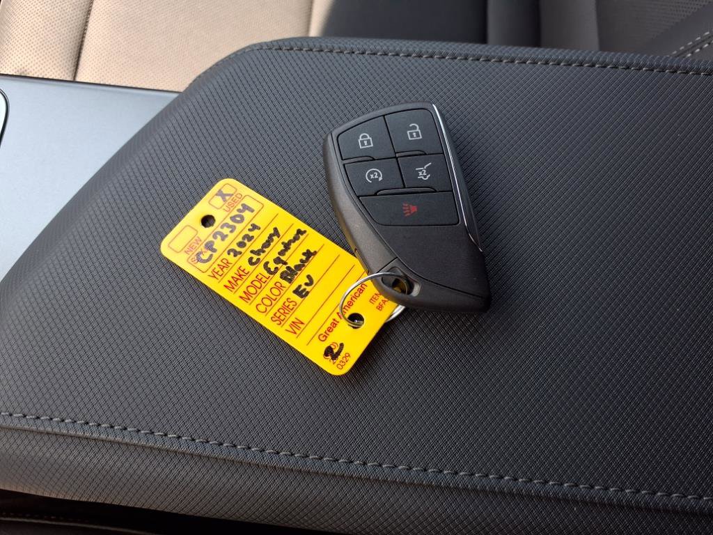 Used 2024 Chevrolet Equinox EV RS image 21