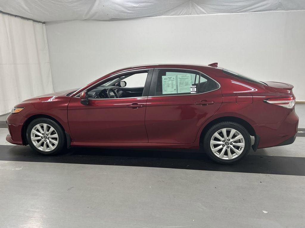 Used 2019 Toyota Camry LE w/ Convenience Package FWD image 6