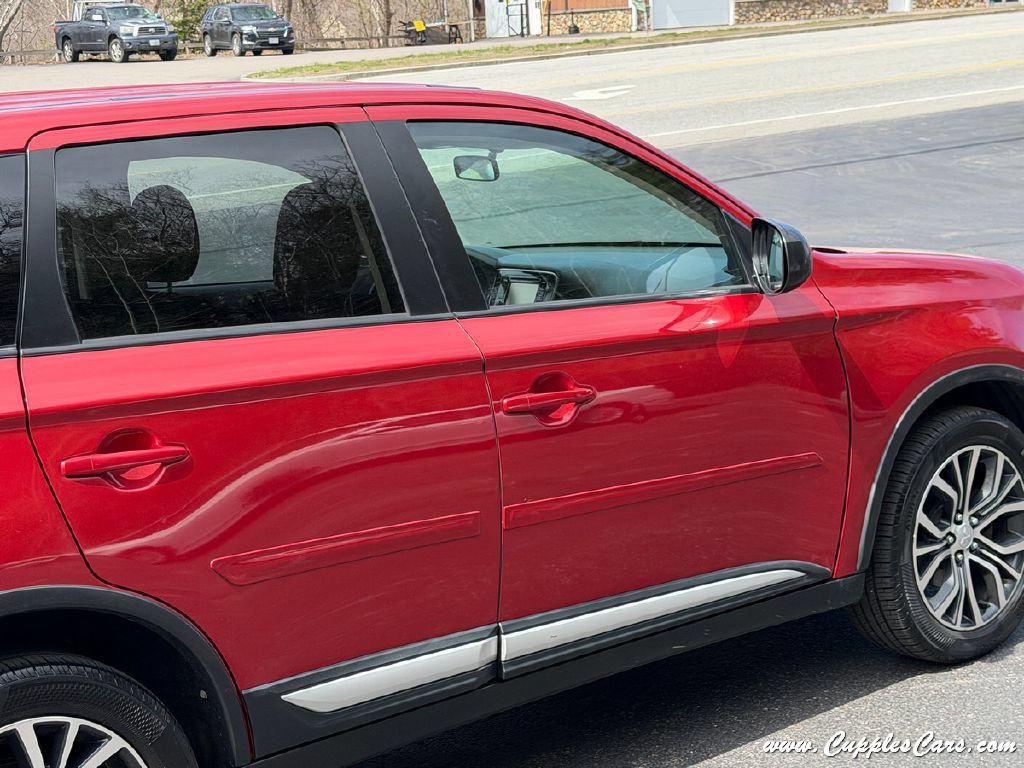 Used 2017 Mitsubishi Outlander ES AWD/4WD image 49