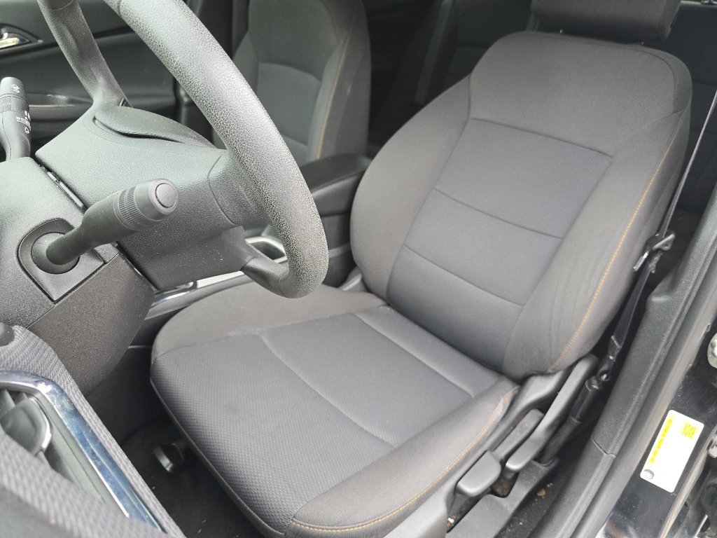 Used 2018 Chevrolet Cruze LS FWD image 17