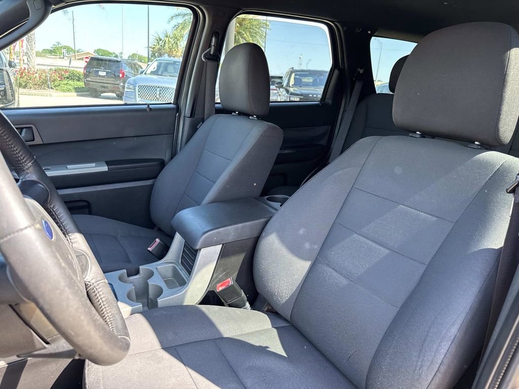 Used 2011 Ford Escape XLT image 17