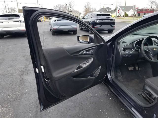 Used 2023 Chevrolet Malibu LT FWD image 10