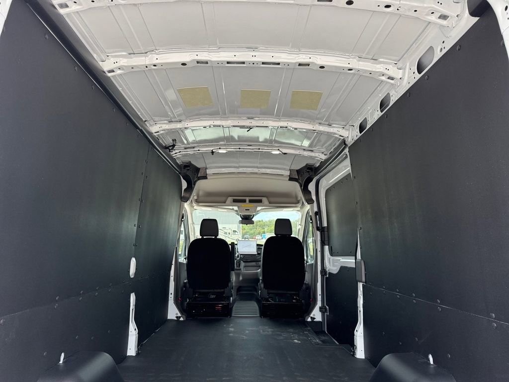 New 2026 Ford Transit 250 148 Medium Roof image 24