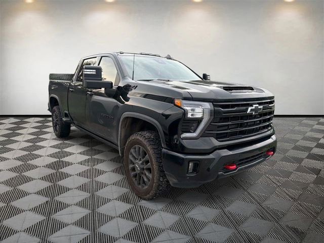 Used 2025 Chevrolet Silverado 2500 LTZ w/ LTZ Plus Package AWD/4WD image 3