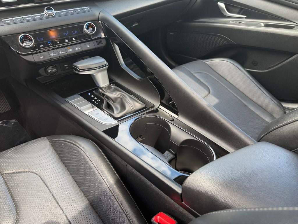 Used 2023 Hyundai Elantra Limited w/ Cargo Package FWD image 18