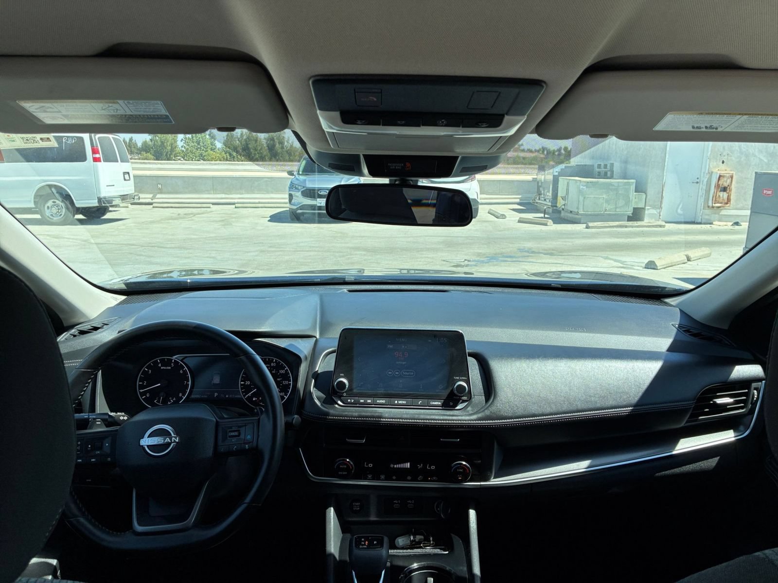 Used 2025 Nissan Rogue SV FWD image 34
