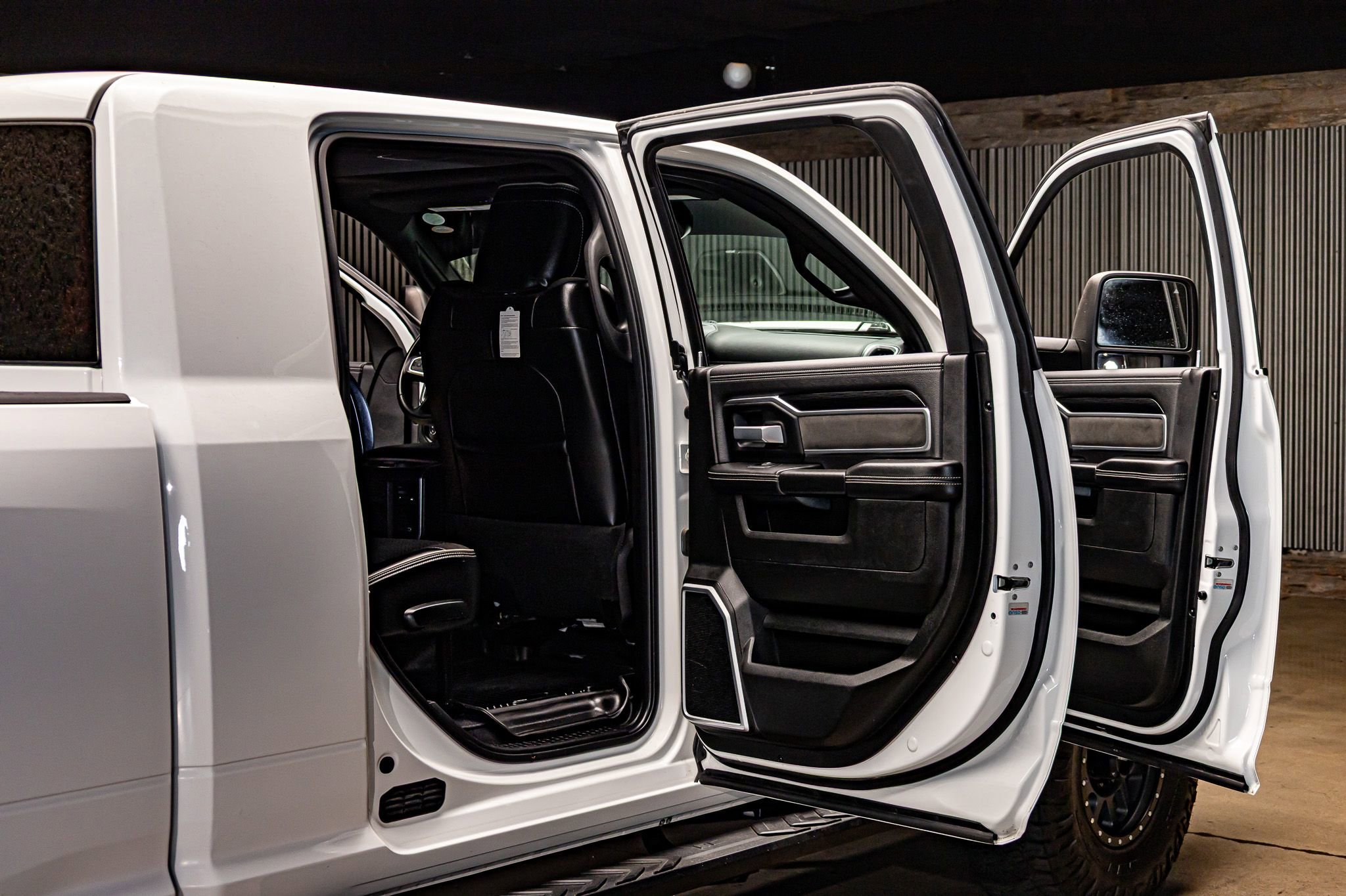 Used 2024 RAM 2500 Laramie w/ Night Edition image 29