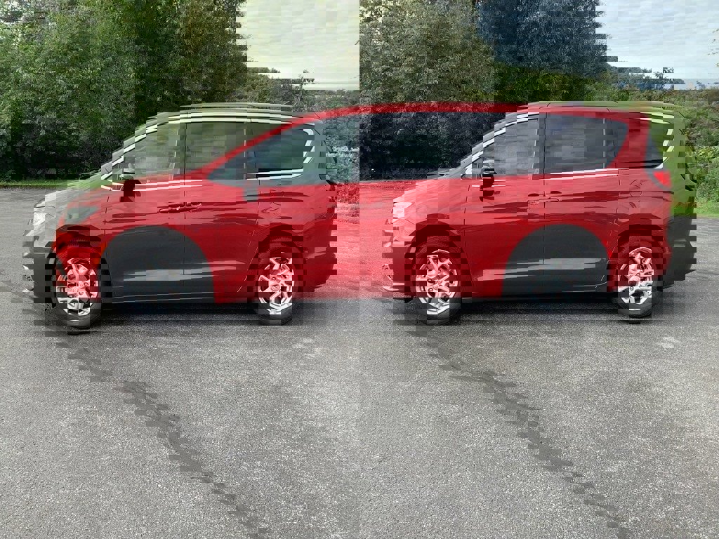 New 2026 Chrysler Pacifica Select image 7