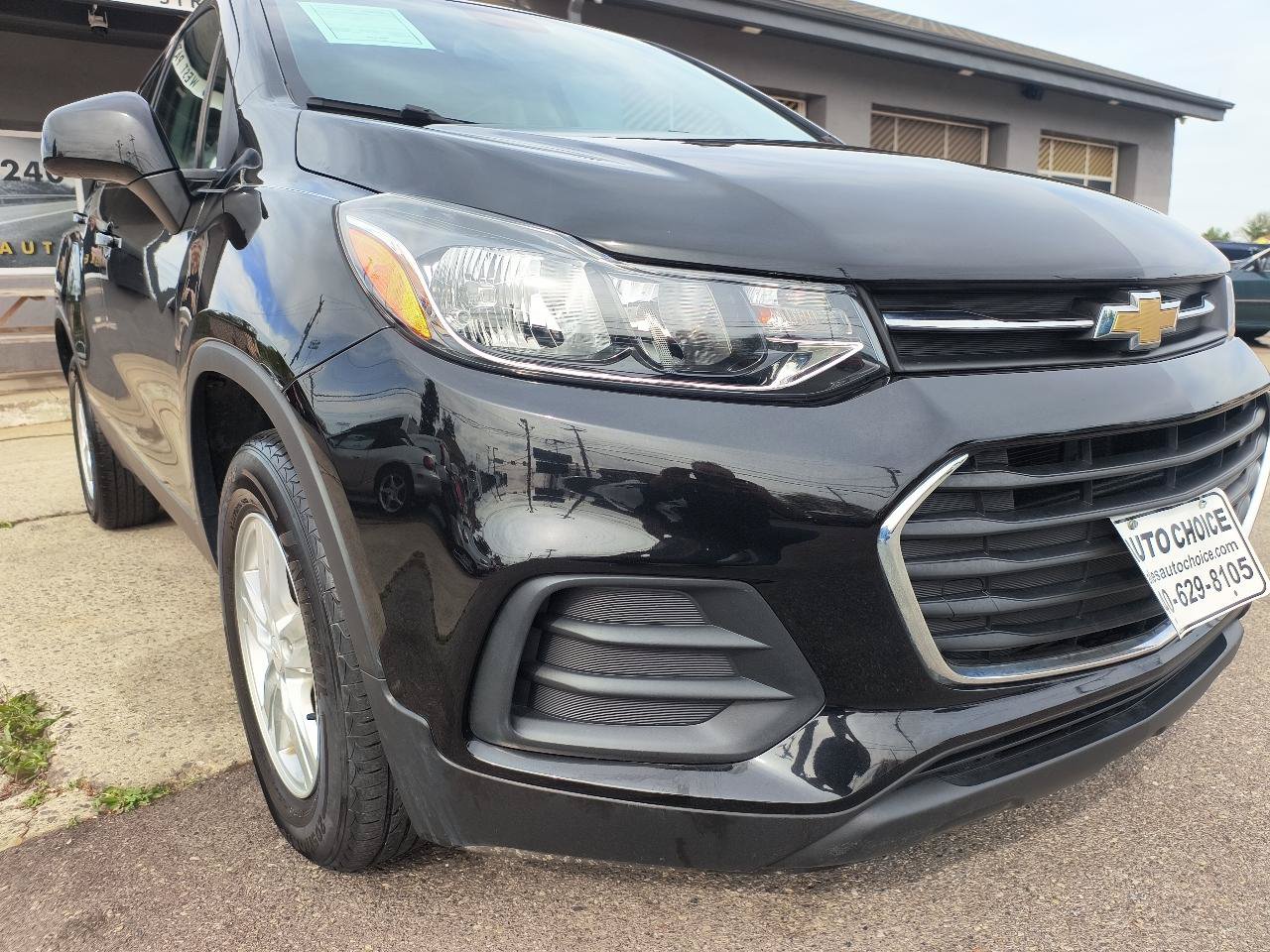 Used 2020 Chevrolet Trax LS AWD/4WD image 26