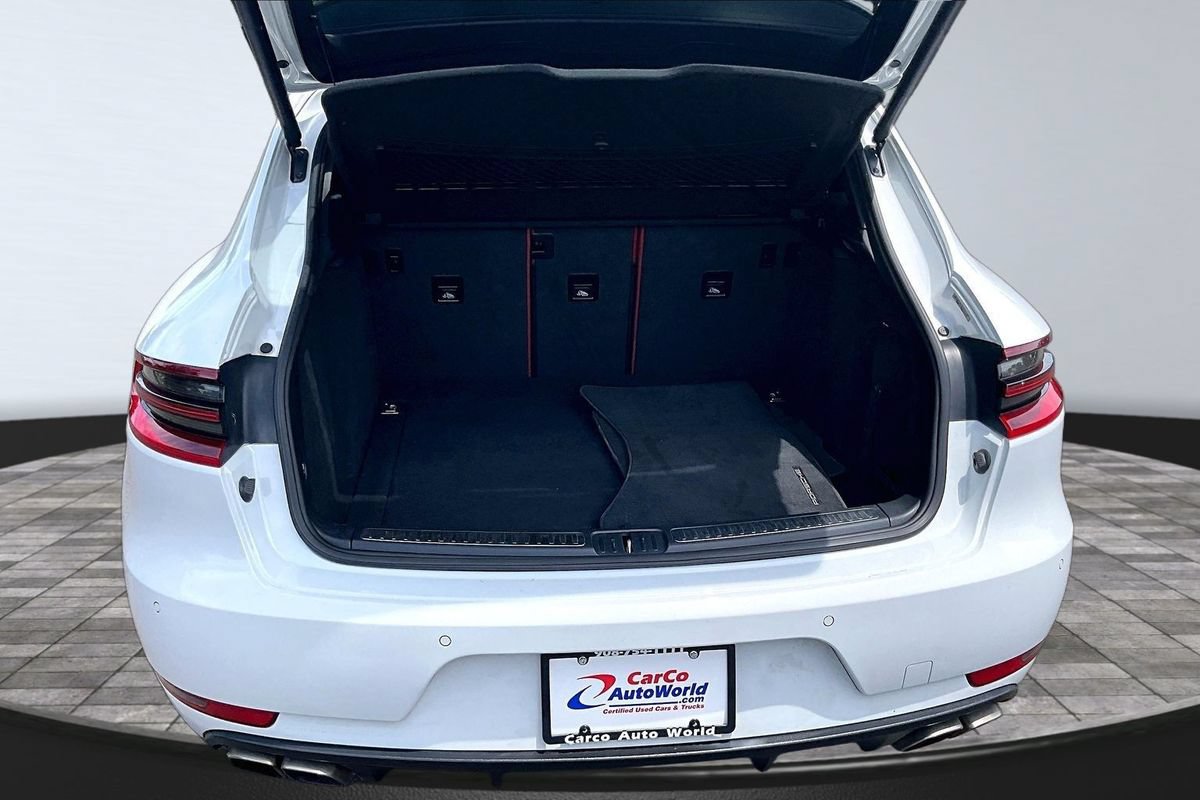 Used 2017 Porsche Macan Turbo AWD/4WD image 34