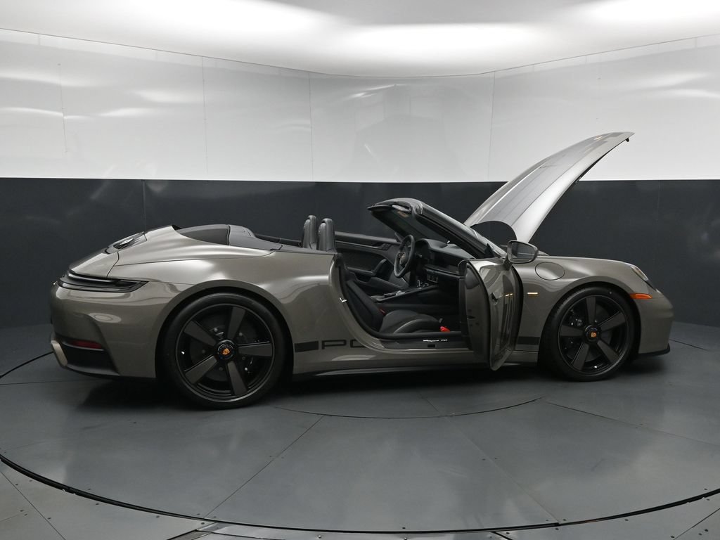 New 2026 Porsche 911 GTS RWD image 33