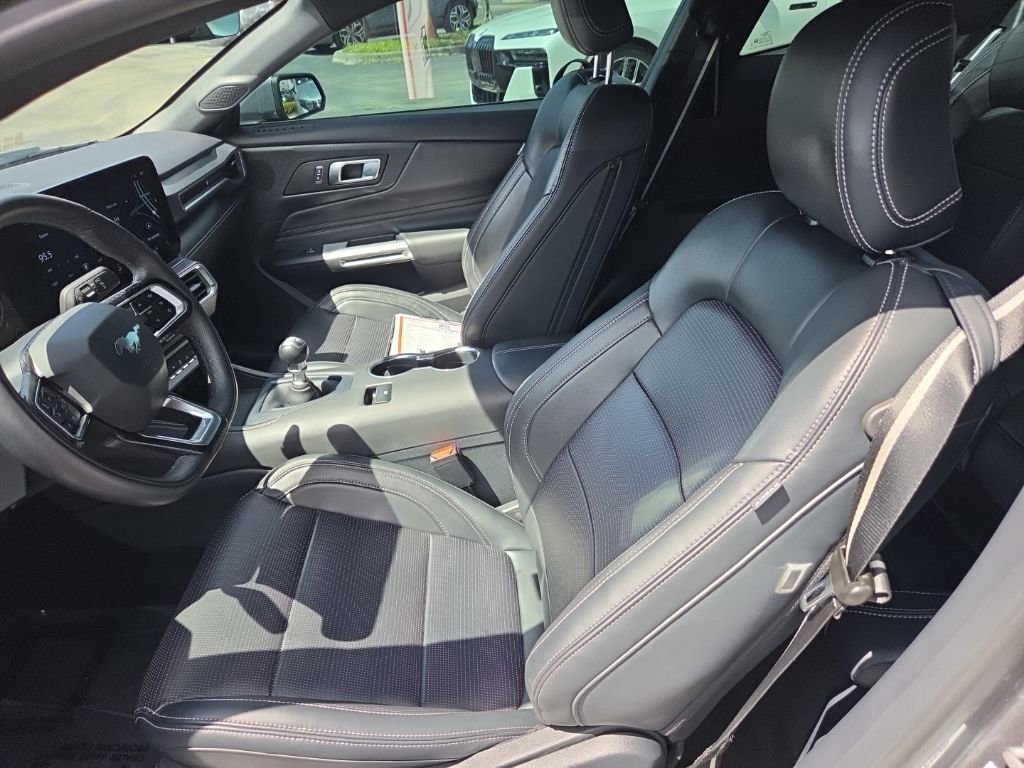 Used 2025 Ford Mustang GT Premium image 17