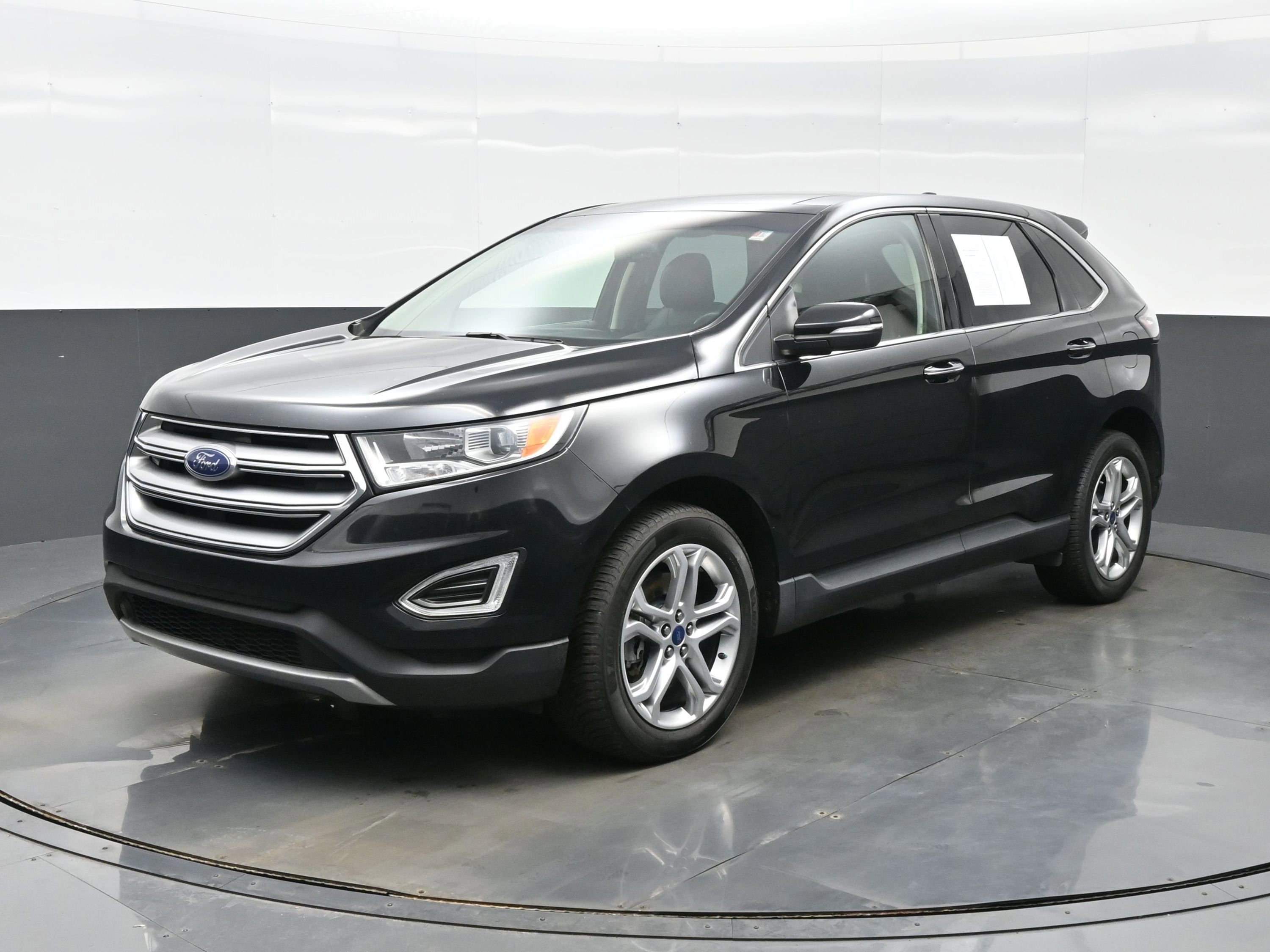 Used 2017 Ford Edge Titanium w/ Canadian Touring Package AWD/4WD image 2