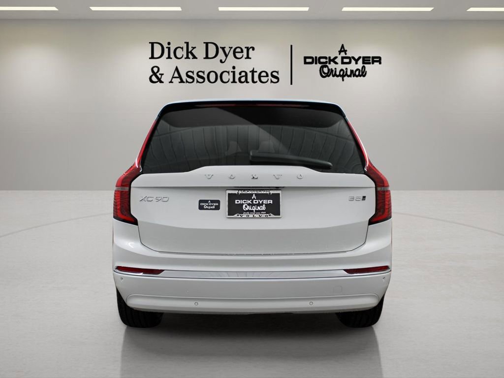 New 2026 Volvo XC90 B5 Core w/ Protection Package Premier image 3