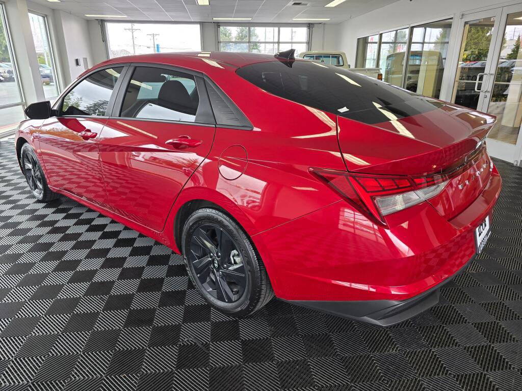 Used 2023 Hyundai Elantra Blue FWD image 5