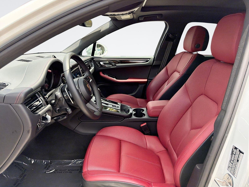 Used 2022 Porsche Macan AWD/4WD image 23