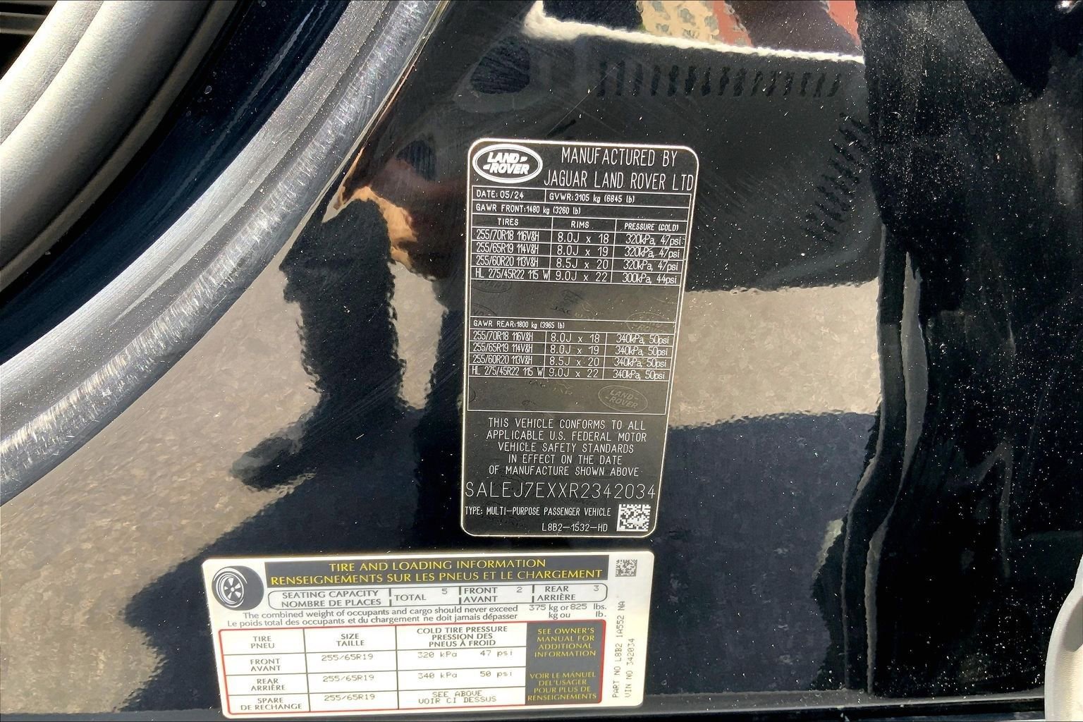 Used 2024 Land Rover Defender 110 S AWD/4WD image 33