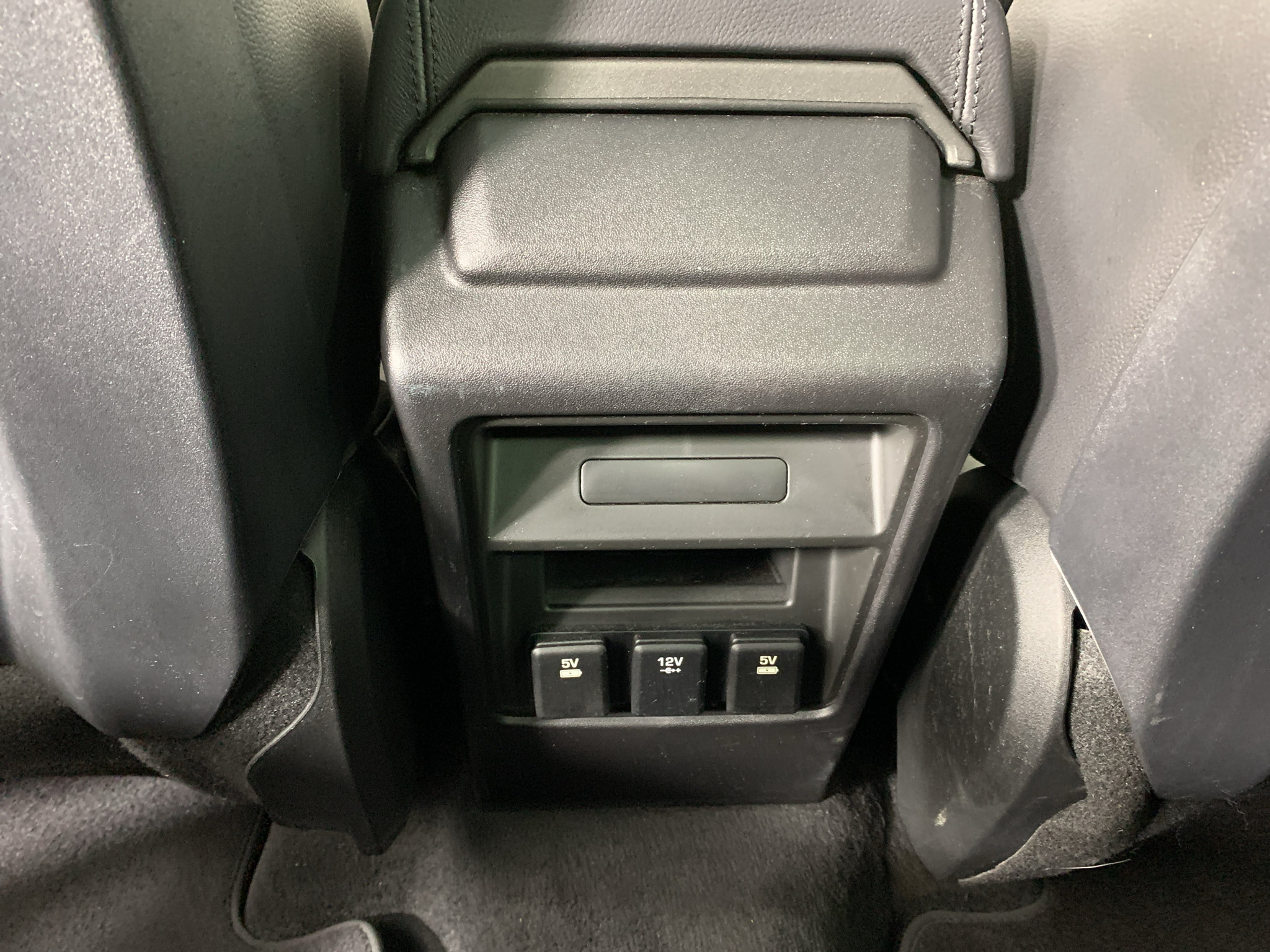 Used 2017 Land Rover Discovery Sport HSE AWD/4WD image 33