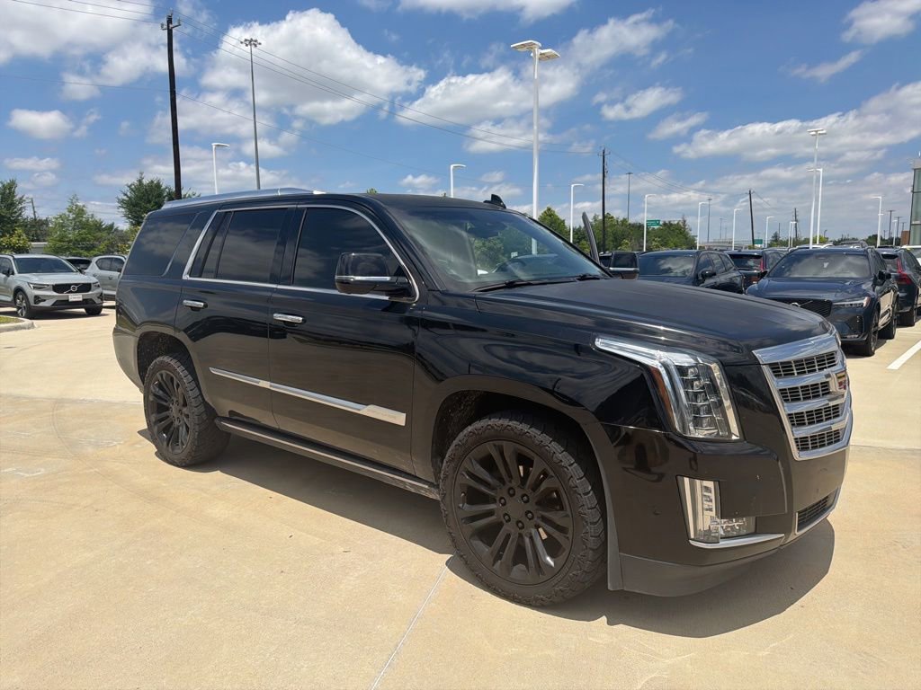 Used 2018 Cadillac Escalade Premium Luxury w/ LPO, Radiant Package AWD/4WD image 17