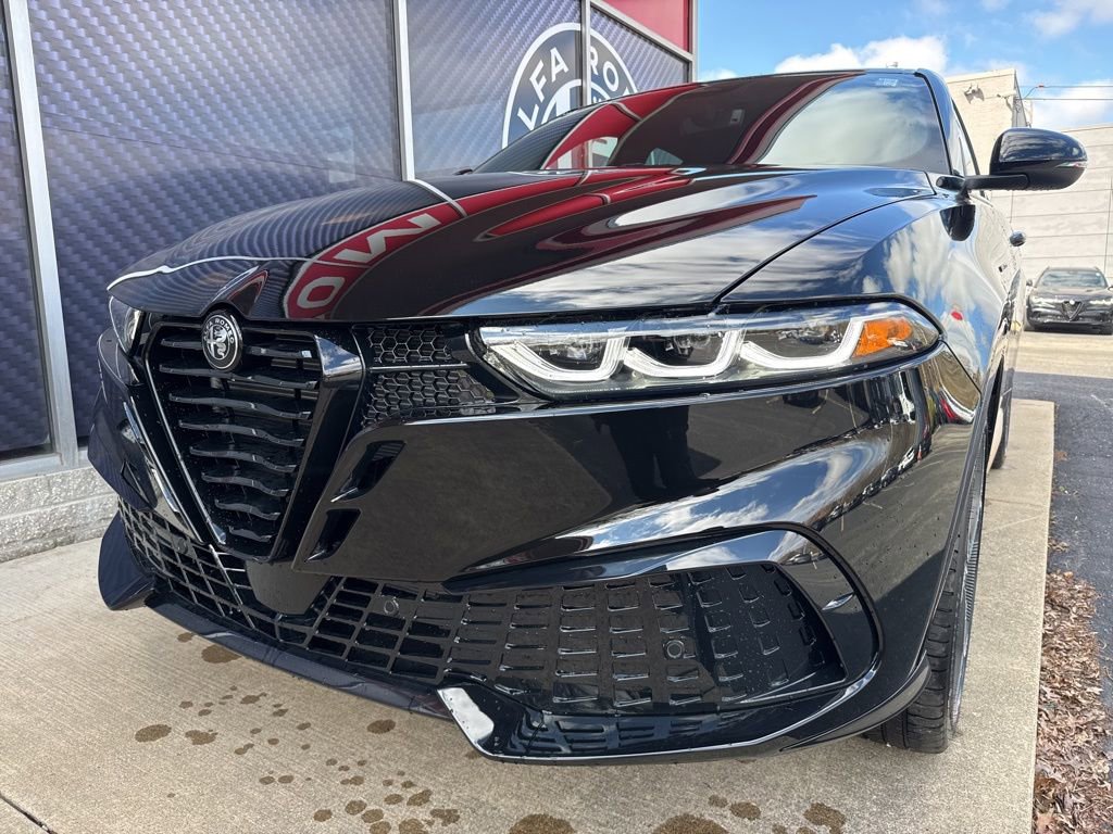 New 2026 Alfa Romeo Tonale Veloce w/ Quick Order Package 23H Volce image 10