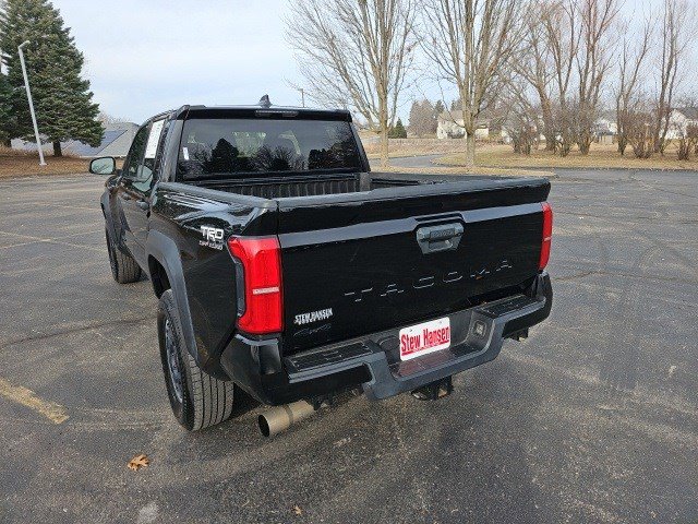 Used 2024 Toyota Tacoma TRD Off-Road image 3