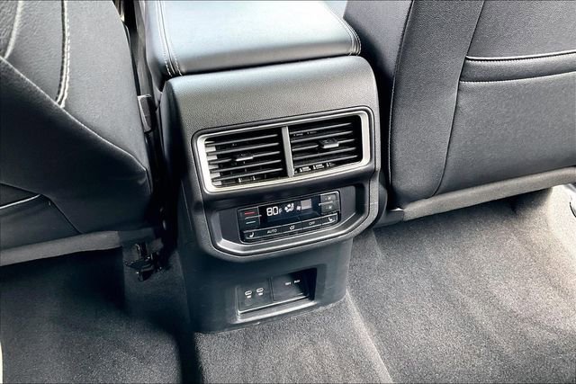 Used 2025 Volkswagen Atlas SEL Premium R-Line AWD/4WD image 34