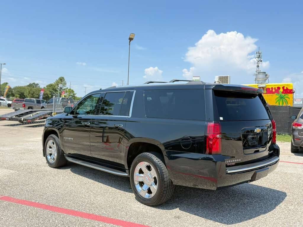 Used 2019 Chevrolet Suburban Premier RWD image 16