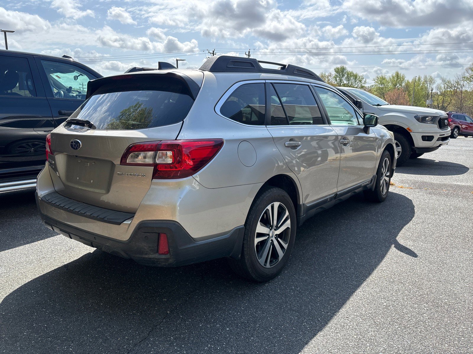 Used 2018 Subaru Outback 2.5i Limited image 5