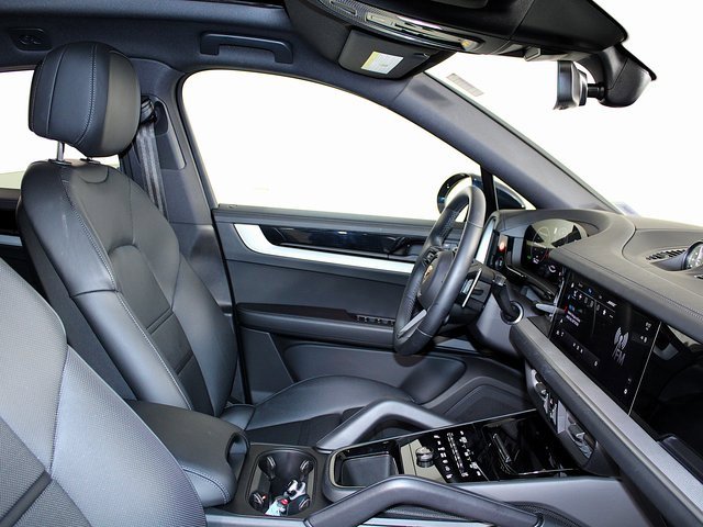 Certified 2024 Porsche Cayenne Coupe image 25