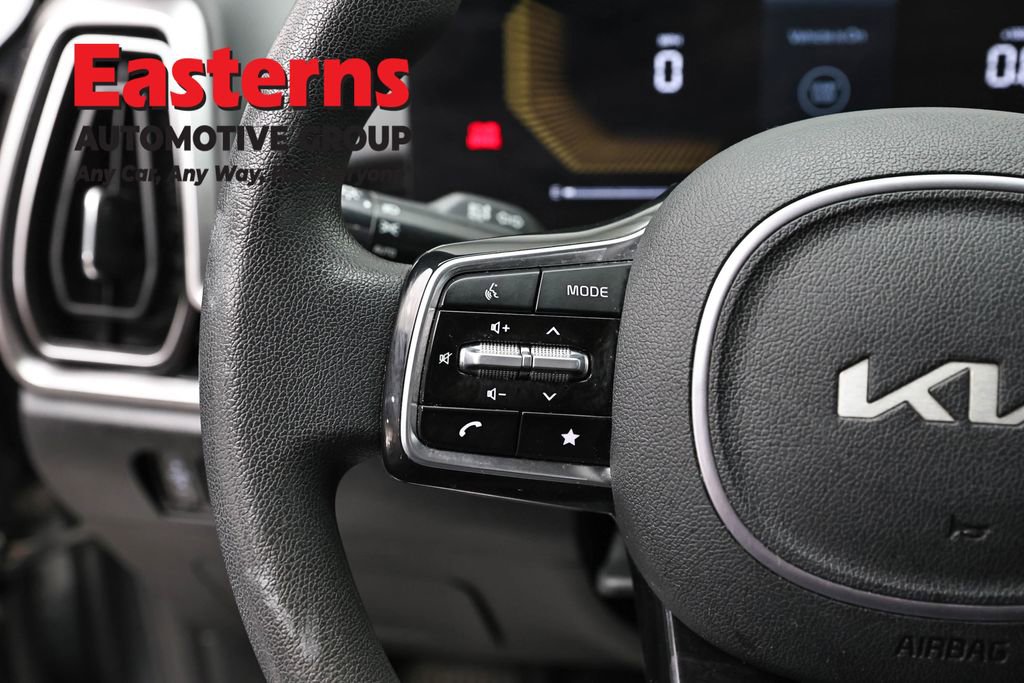 Used 2024 Kia Sorento LX FWD image 15